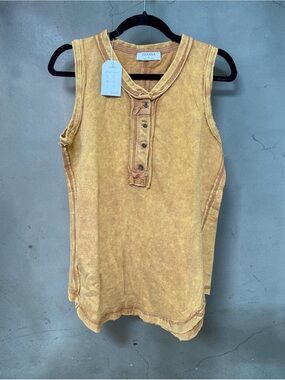 Zenana Outfitters Women's Drop Camel Sleeveless Henley Tank